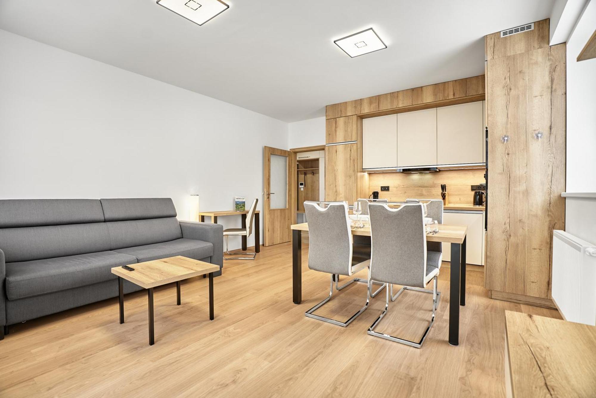 C L E A N O V E C By Mountain Ways Apartment โลชนา โปด กลิโนฟเซม ภายนอก รูปภาพ